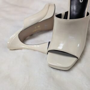 Mix No. 6 Cream Patent Square -Toe Mule Heels 8 1/2